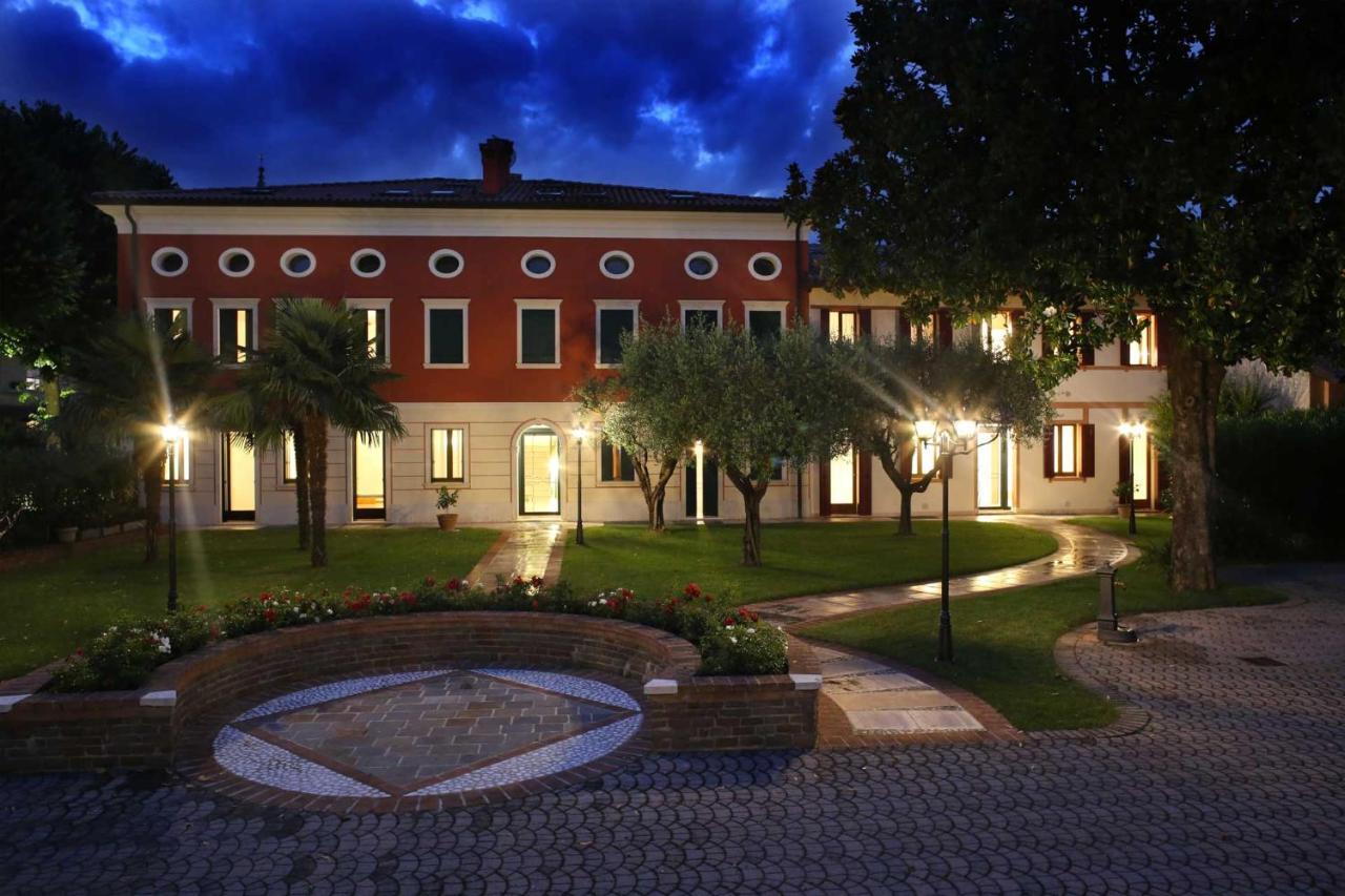 Villa Tiziano Residence Rosa Екстер'єр фото