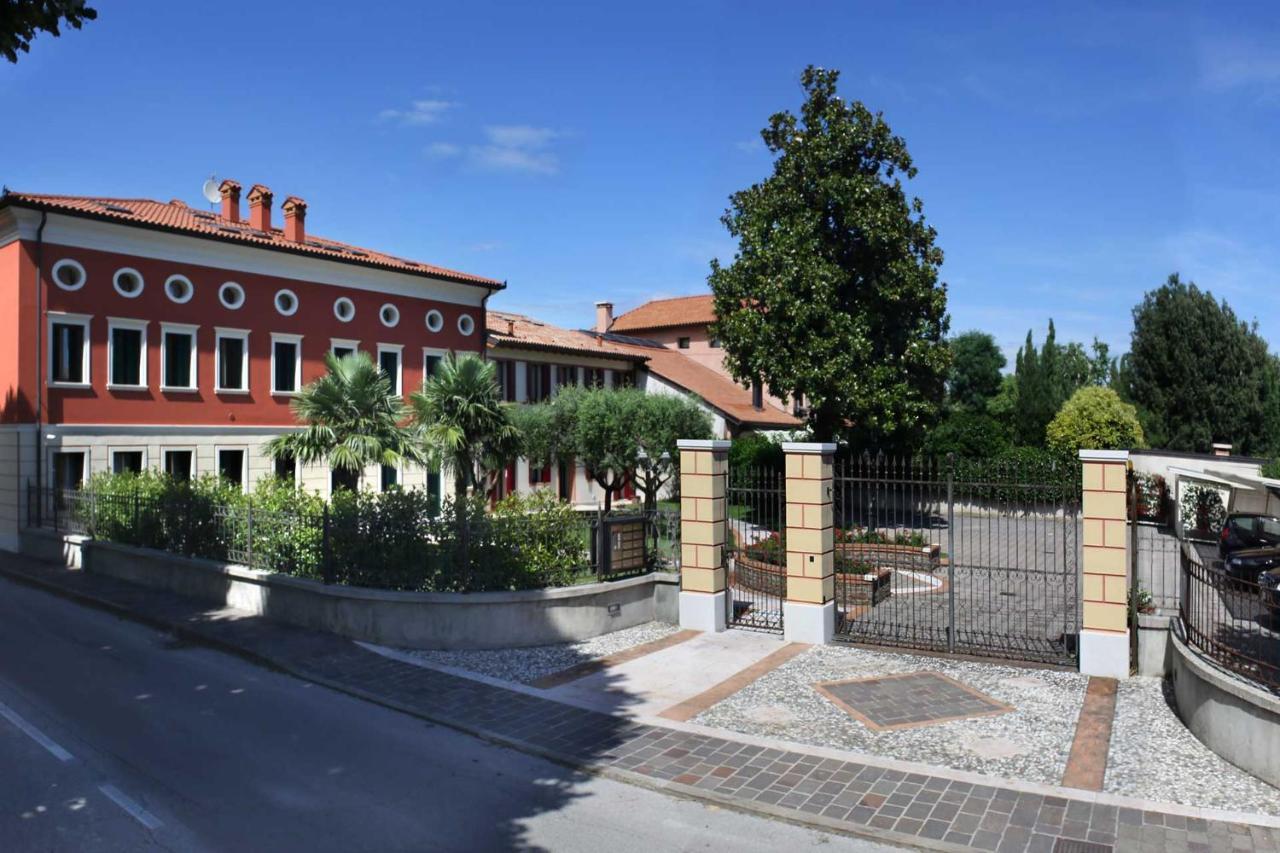 Villa Tiziano Residence Rosa Екстер'єр фото