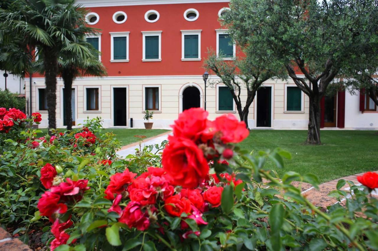 Villa Tiziano Residence Rosa Екстер'єр фото